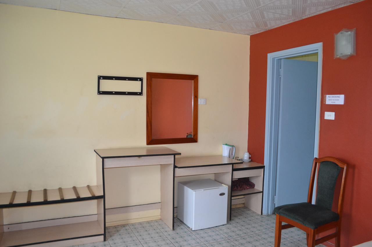 Funworld Plaza Hotel Nadi Buitenkant foto
