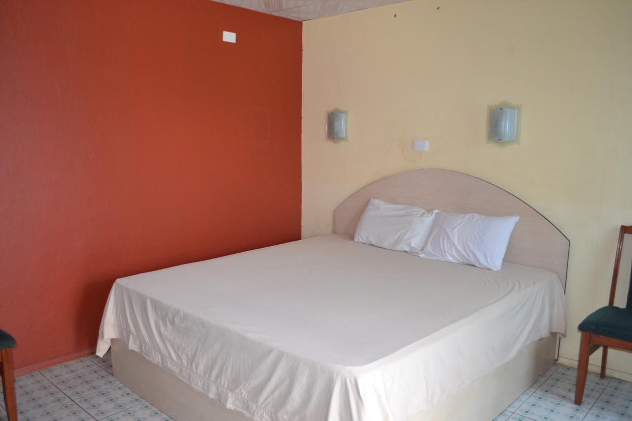 Funworld Plaza Hotel Nadi Buitenkant foto