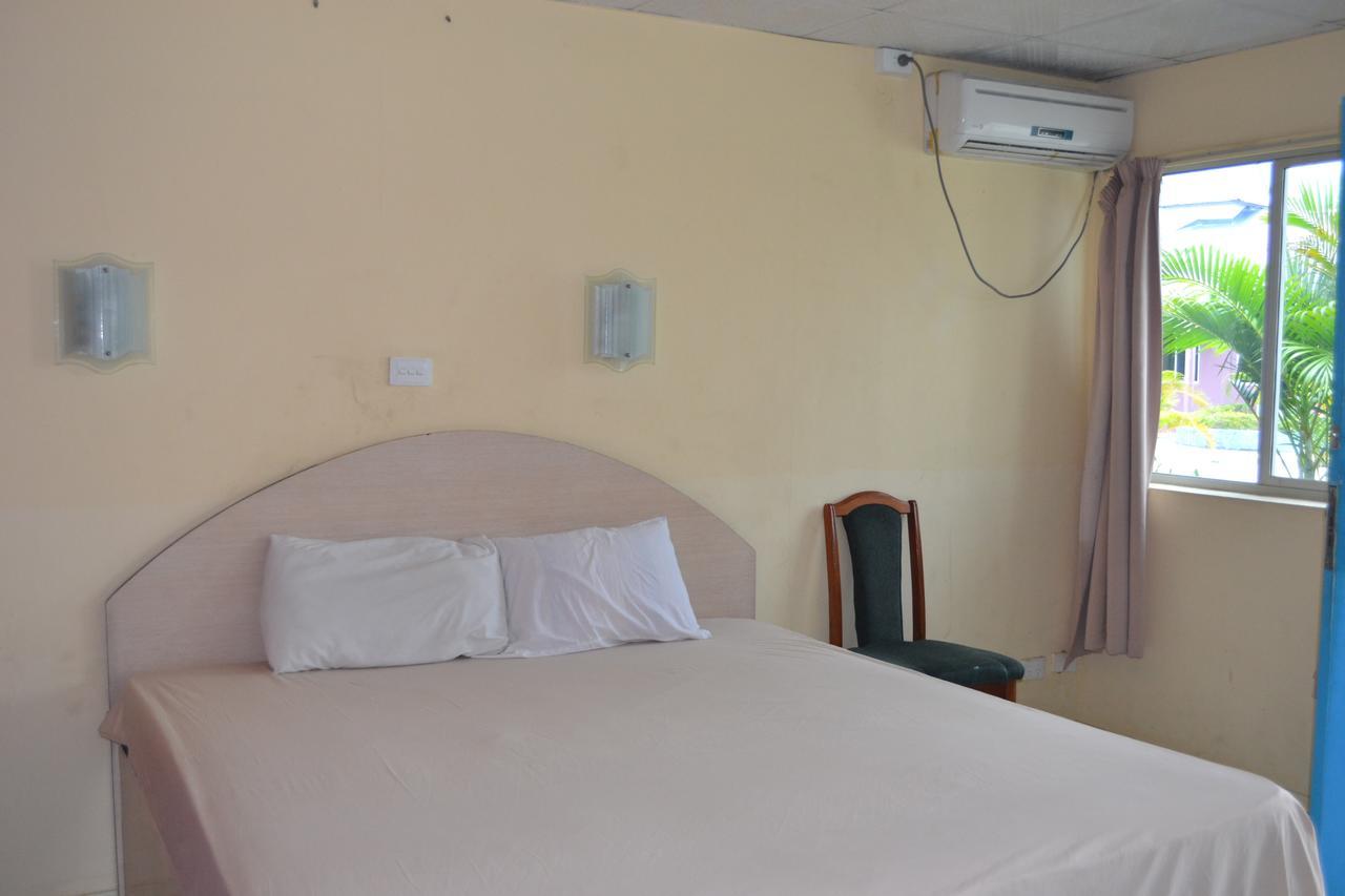 Funworld Plaza Hotel Nadi Buitenkant foto